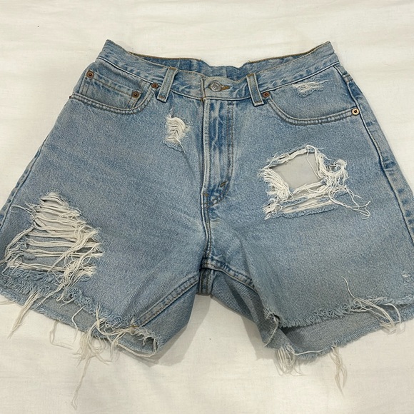 Vintage Levi Jean shorts - Picture 1 of 4